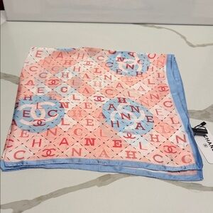 ✅ PRICE  IS FIRM ✅ FASHION Pastel Pink and Light Blue Scarf